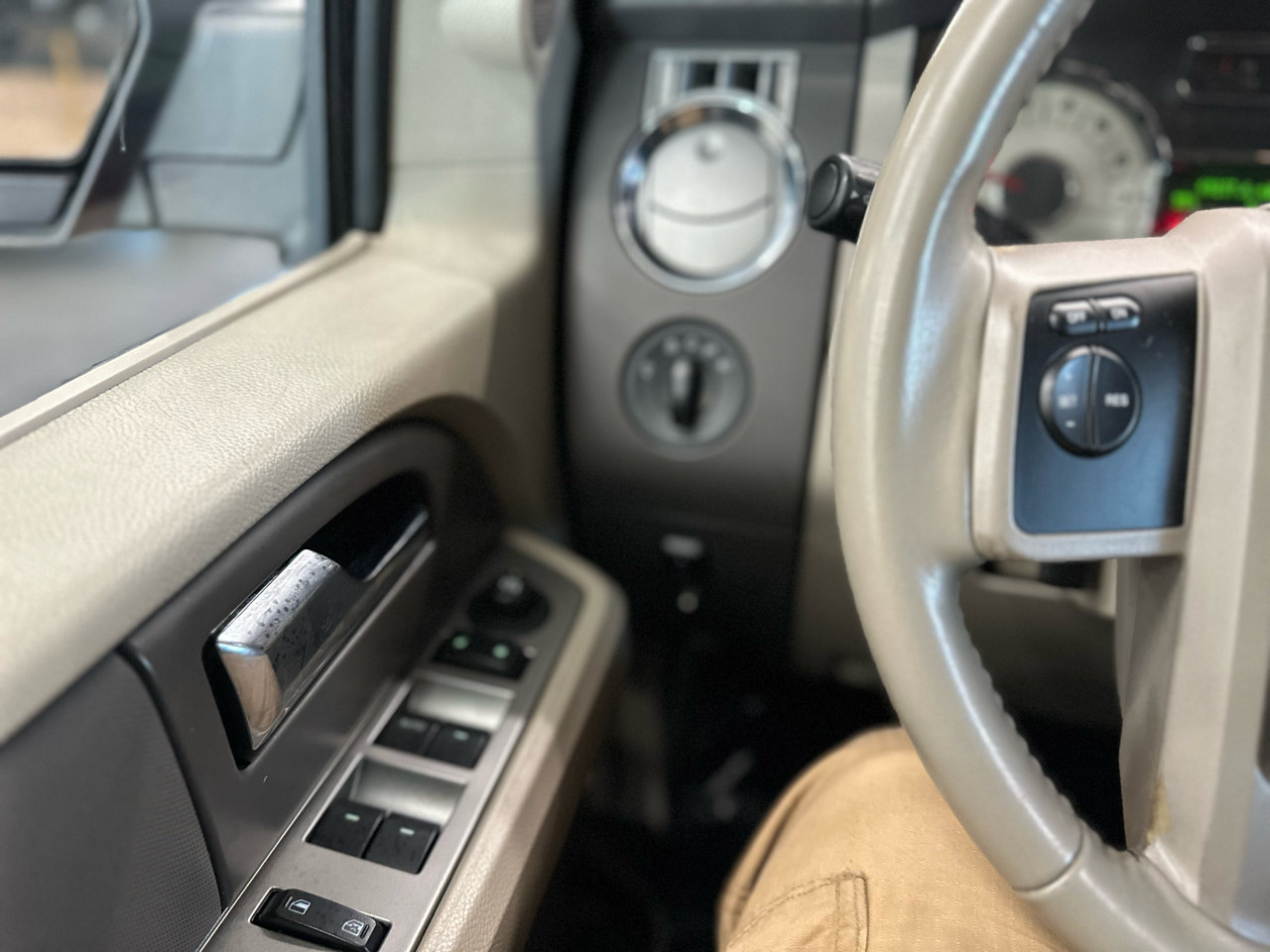 Used 2011 Ford Expedition XL w/ Fleet Convenience Pkg image 23