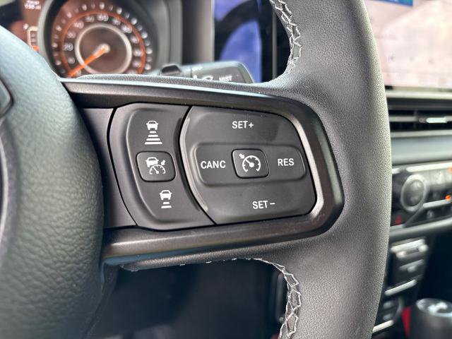 Used 2025 Jeep Wrangler Unlimited Rubicon AWD/4WD image 39