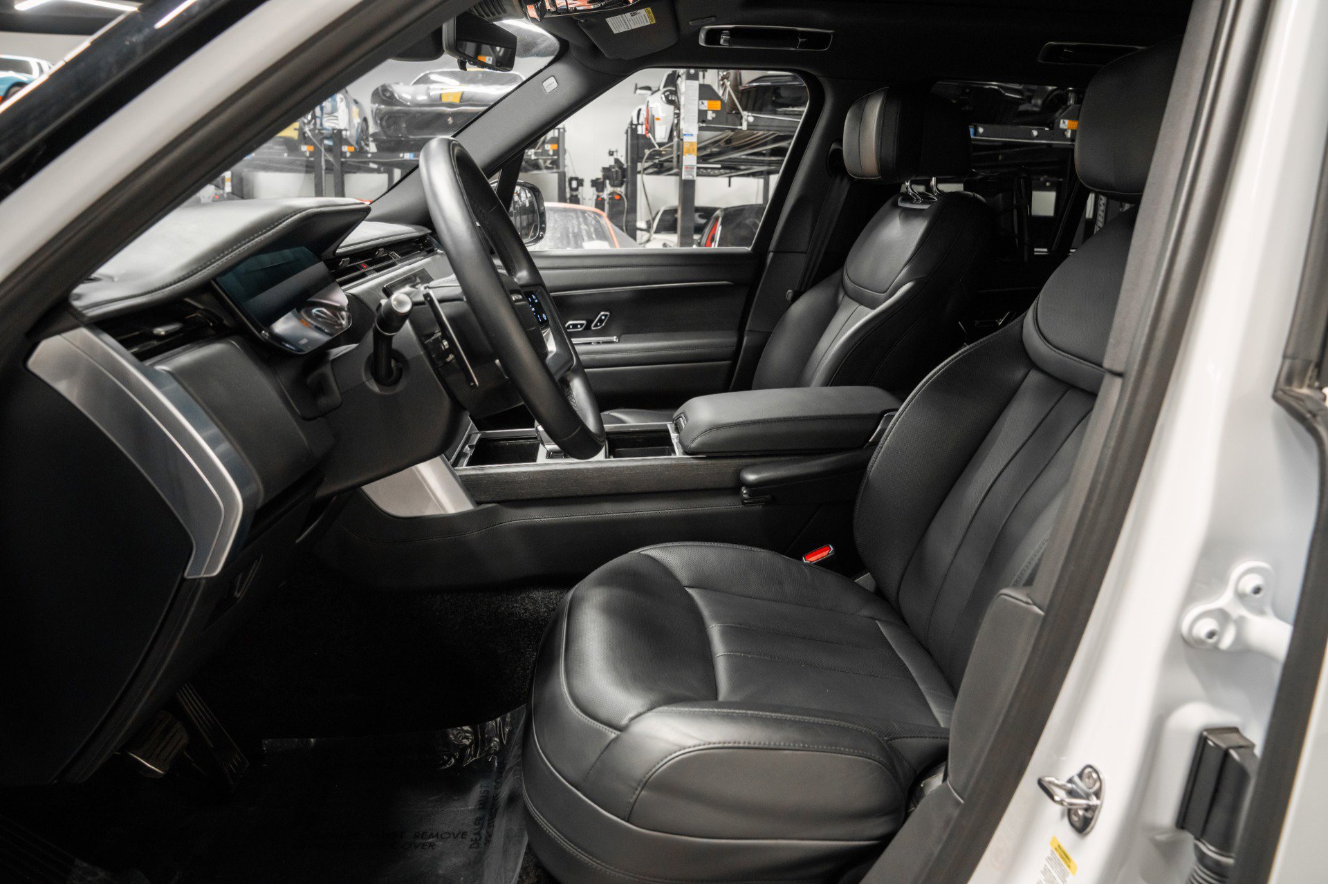 Used 2024 Land Rover Range Rover Autobiography image 29