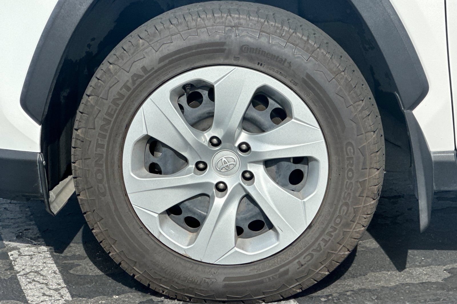 Used 2020 Toyota RAV4 LE w/ Carpet Mat Package FWD image 41