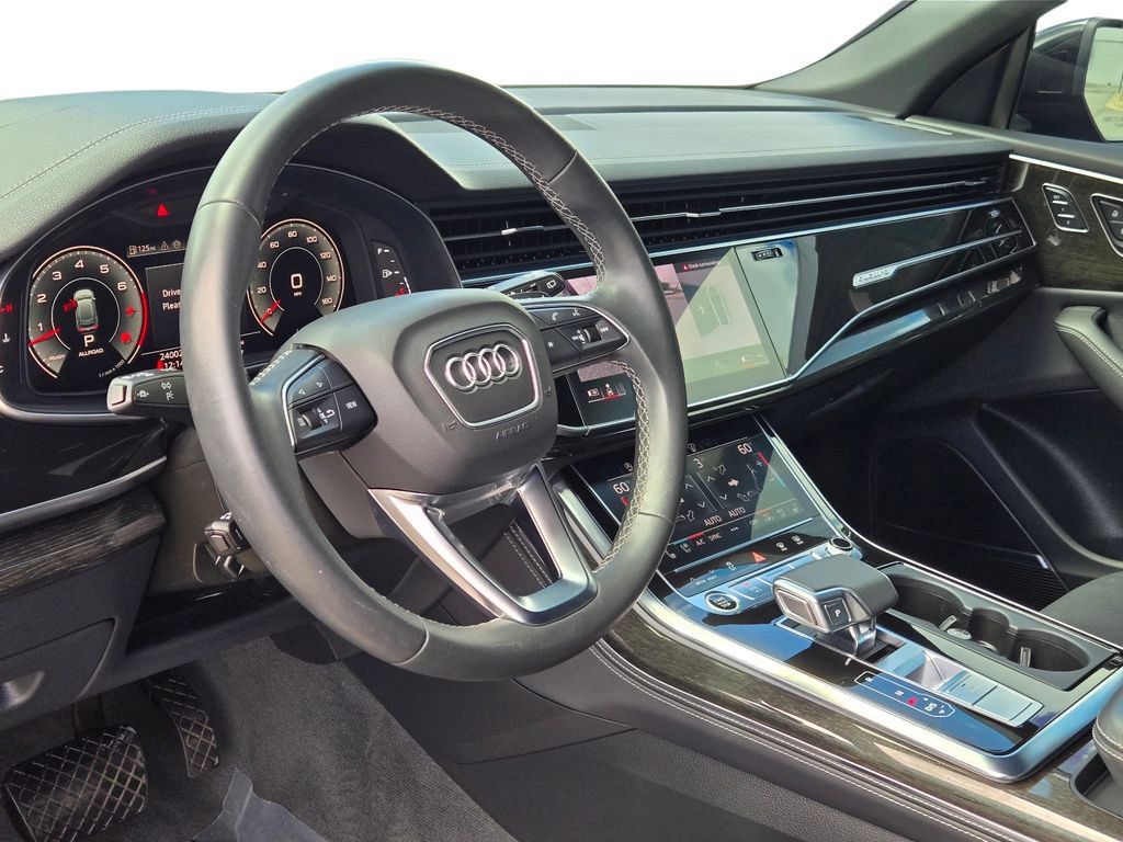 Used 2025 Audi Q8 Prestige AWD/4WD image 16