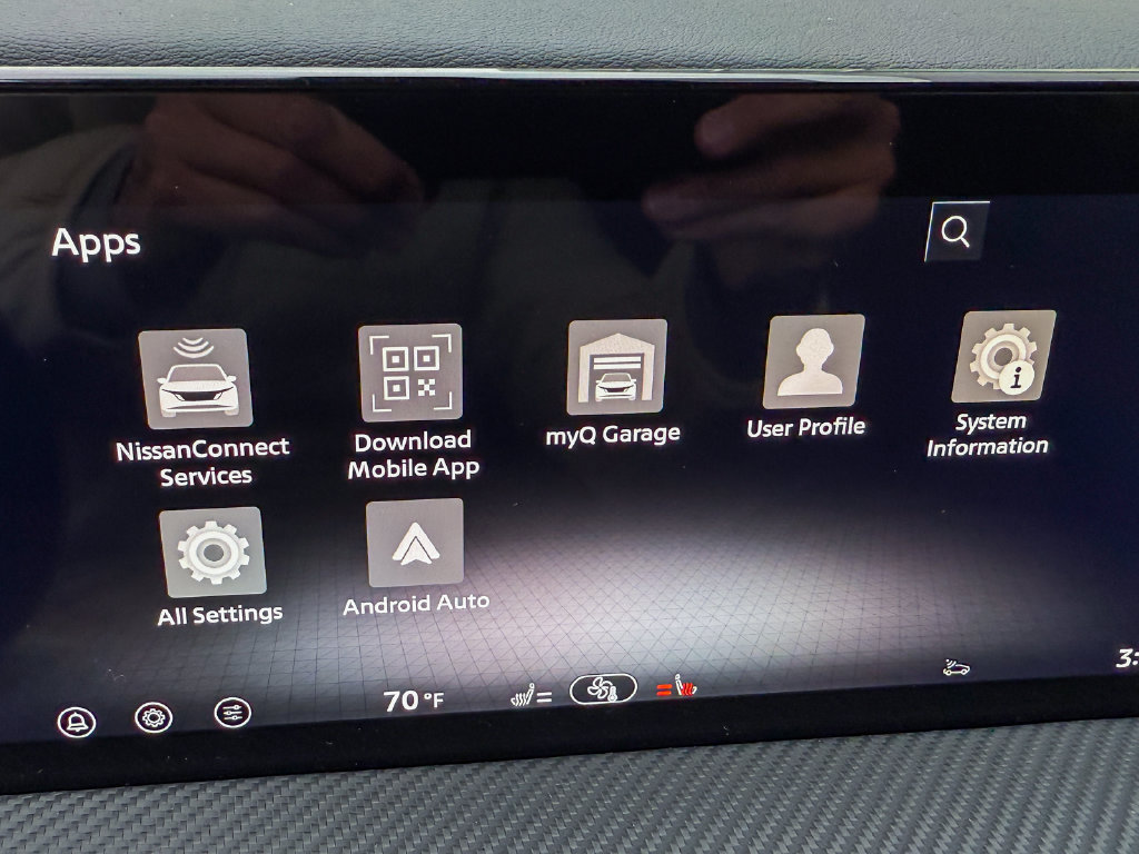 Certified 2026 Nissan Kicks SR AWD/4WD image 36