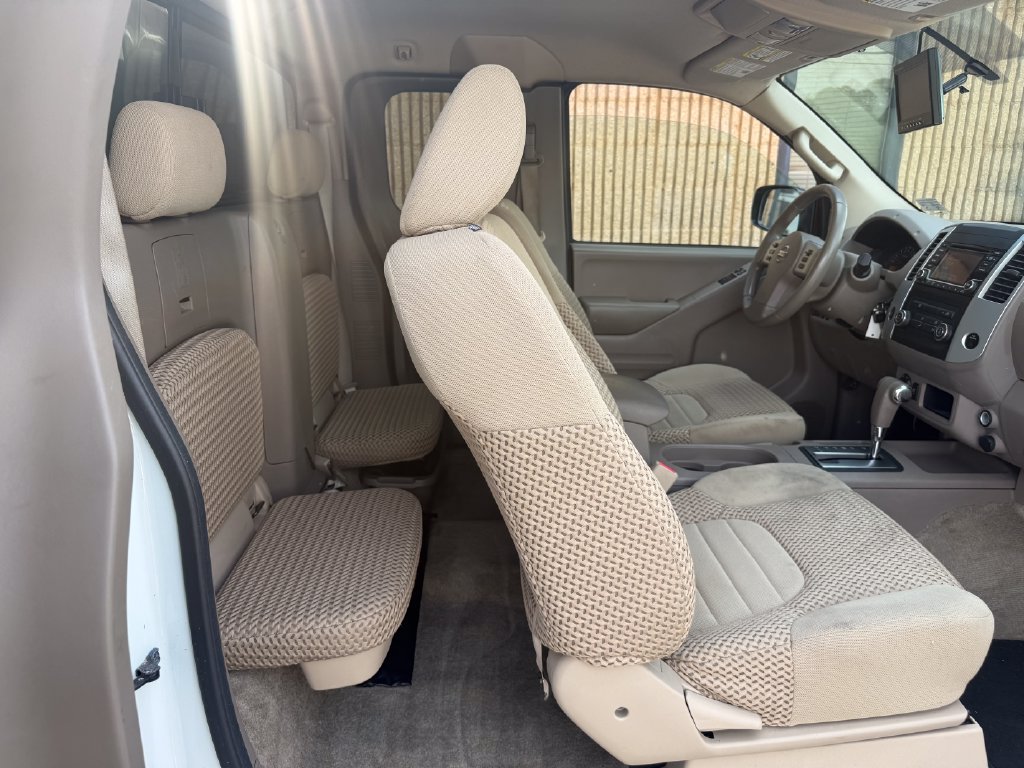 Used 2016 Nissan Frontier SV AWD/4WD image 26