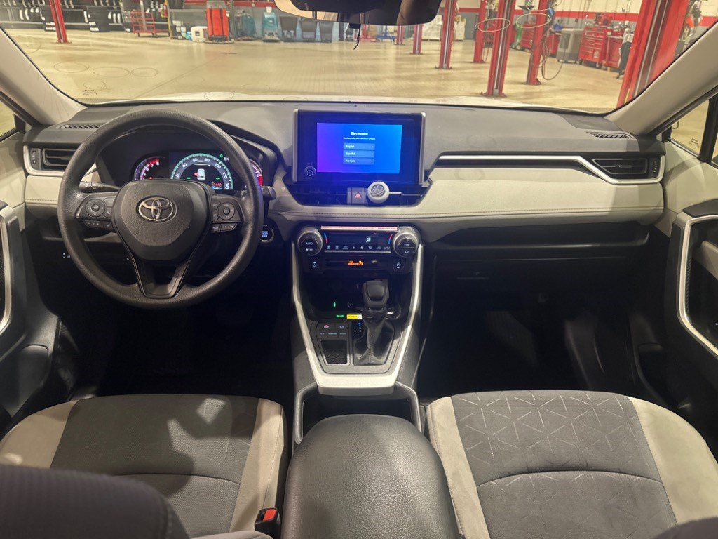 Used 2024 Toyota RAV4 XLE w/ Convenience Package FWD image 10