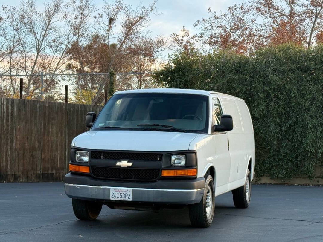 Used 2017 Chevrolet Express 2500 image 1