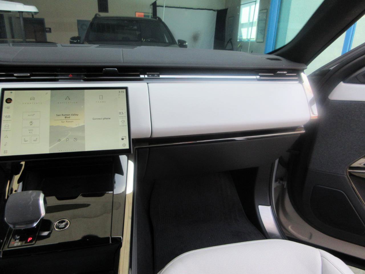 Used 2024 Land Rover Range Rover Sport SE image 44