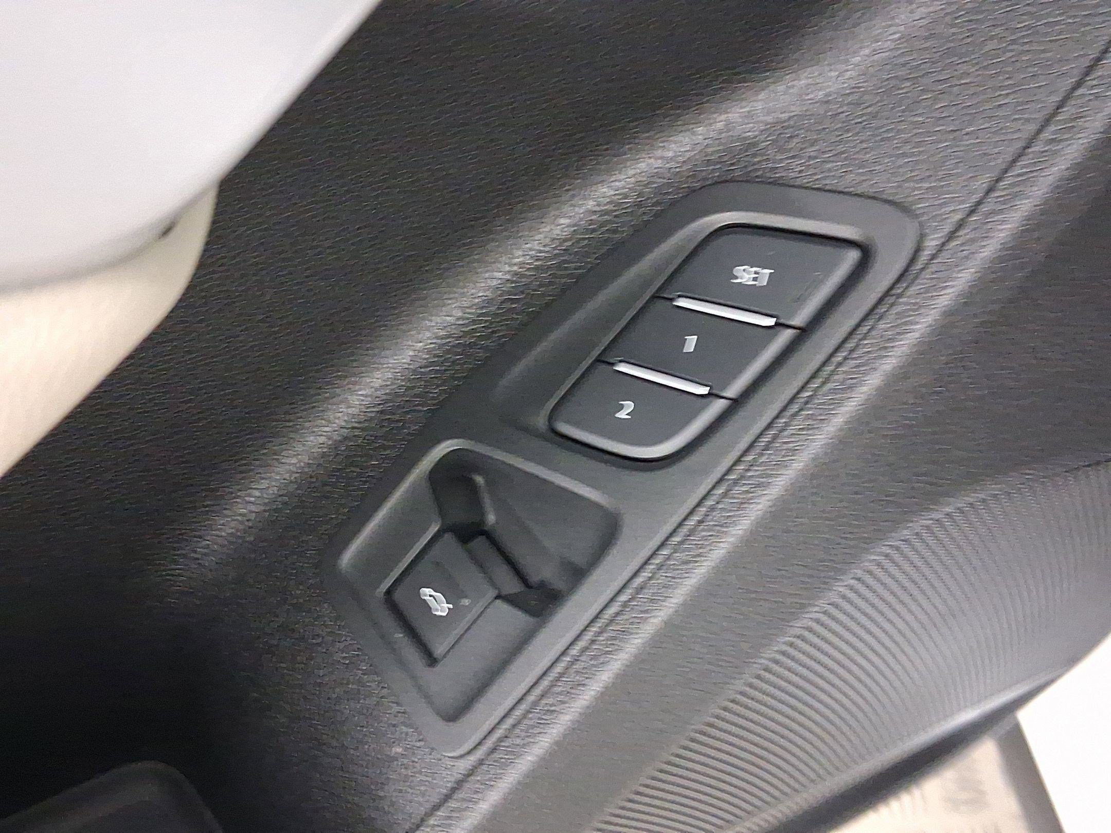 Used 2025 Audi Q3 2.0T Premium w/ Convenience Package AWD/4WD image 12