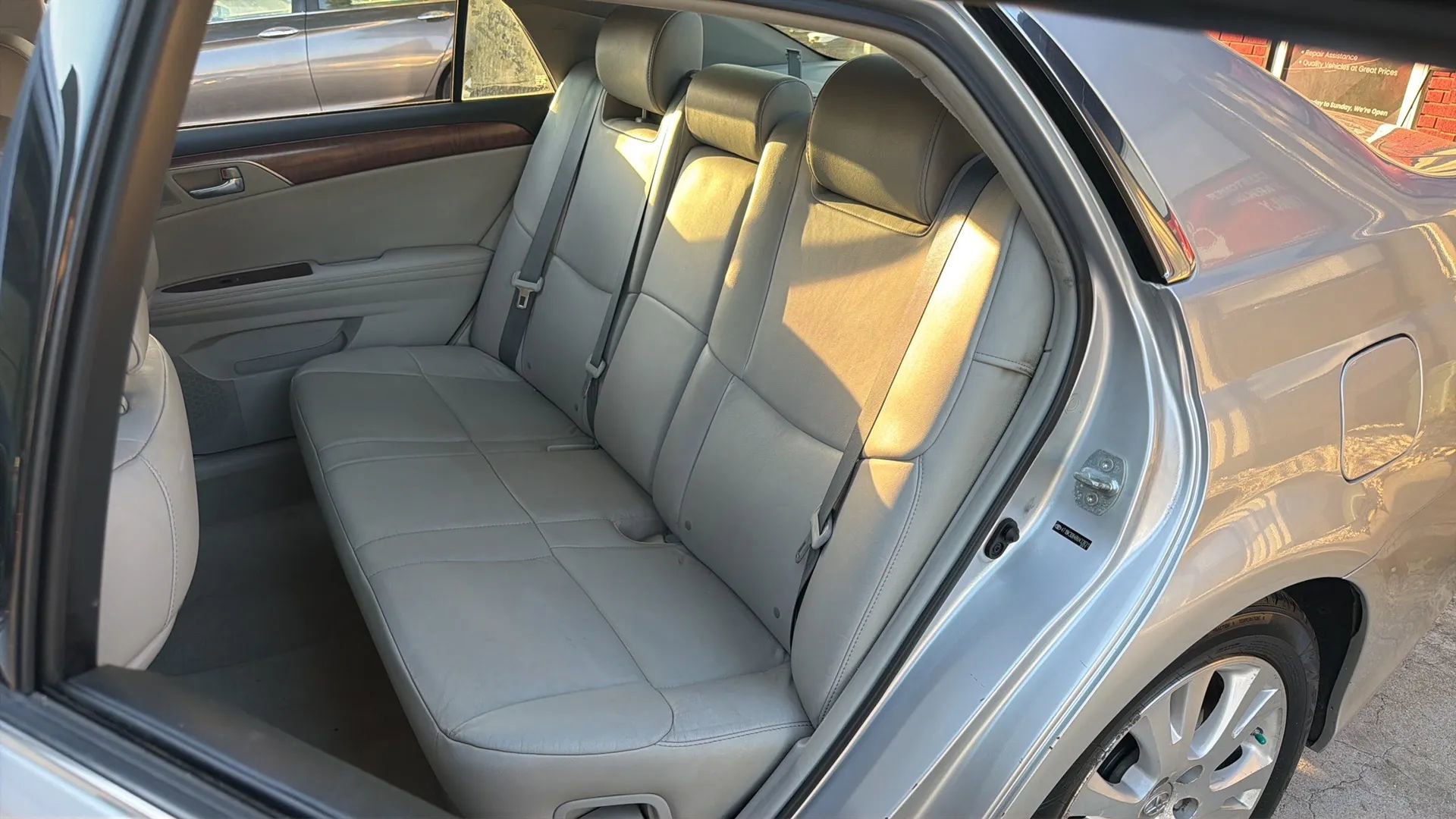 Used 2011 Toyota Avalon FWD image 23