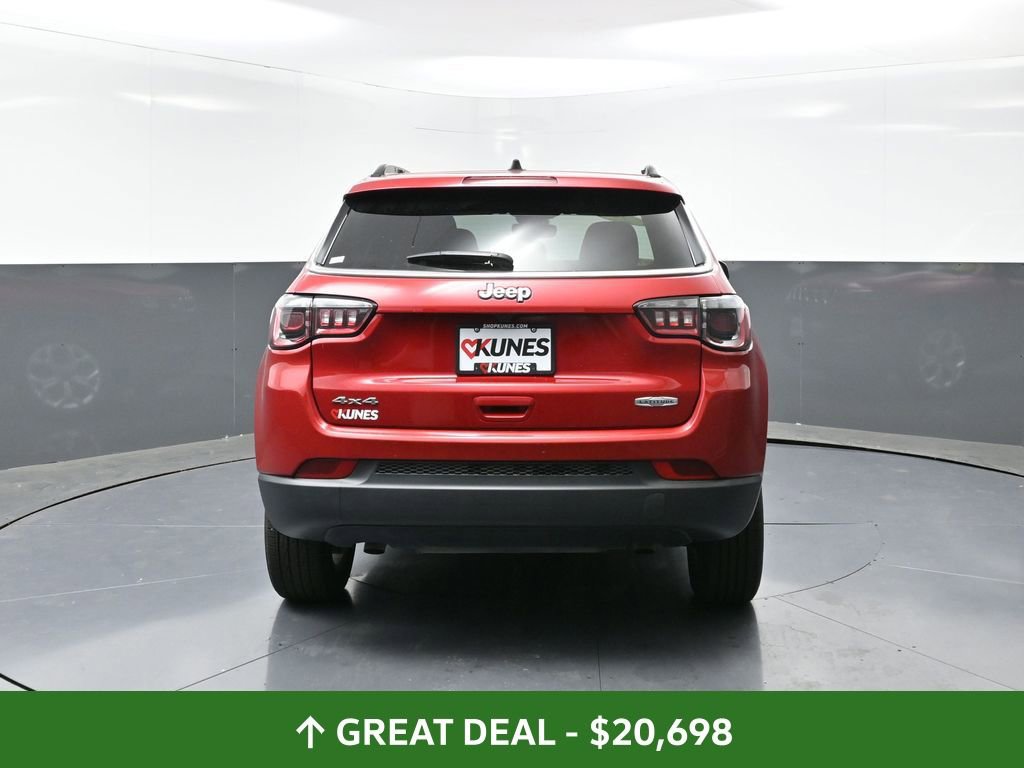 Used 2025 Jeep Compass Latitude image 13