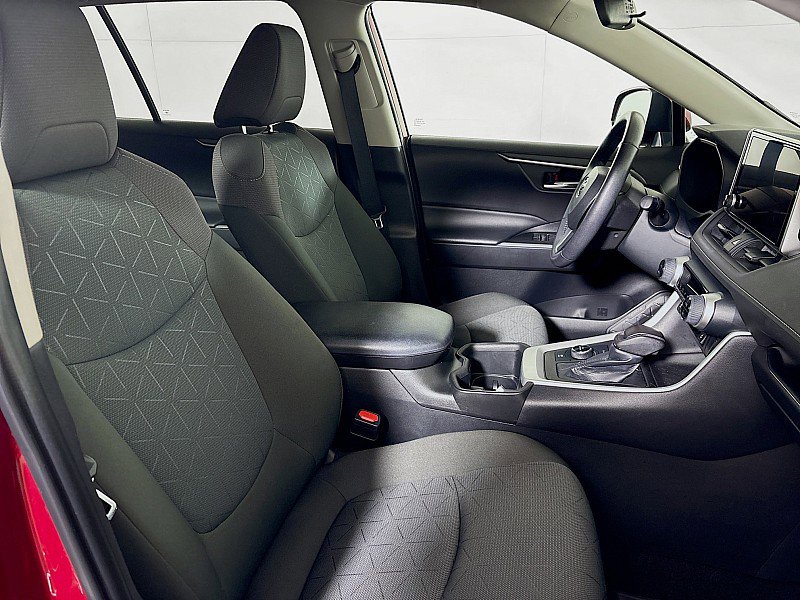 Used 2023 Toyota RAV4 XLE w/ Convenience Package image 27