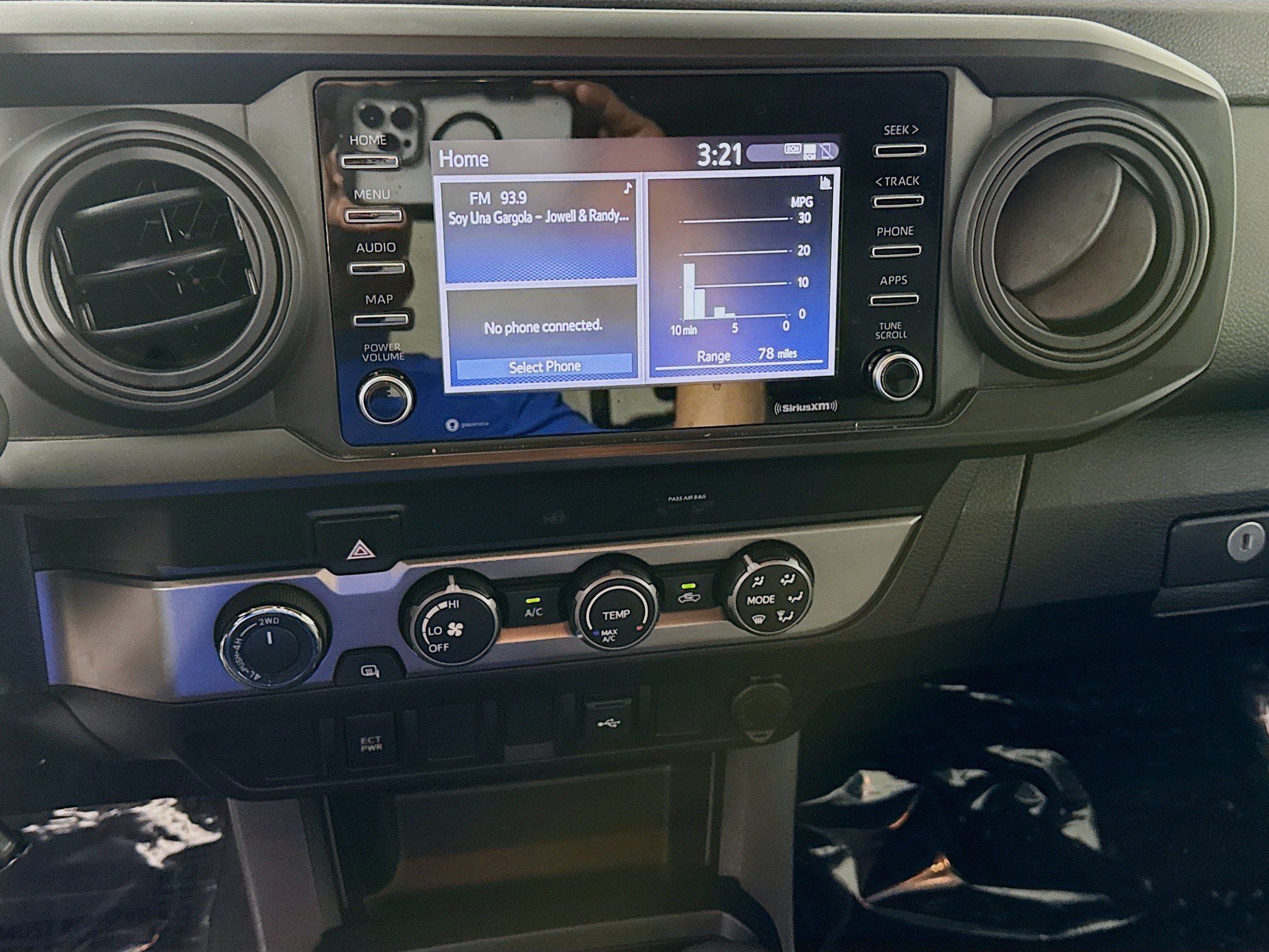 Used 2020 Toyota Tacoma SR w/ SX Package AWD/4WD image 18