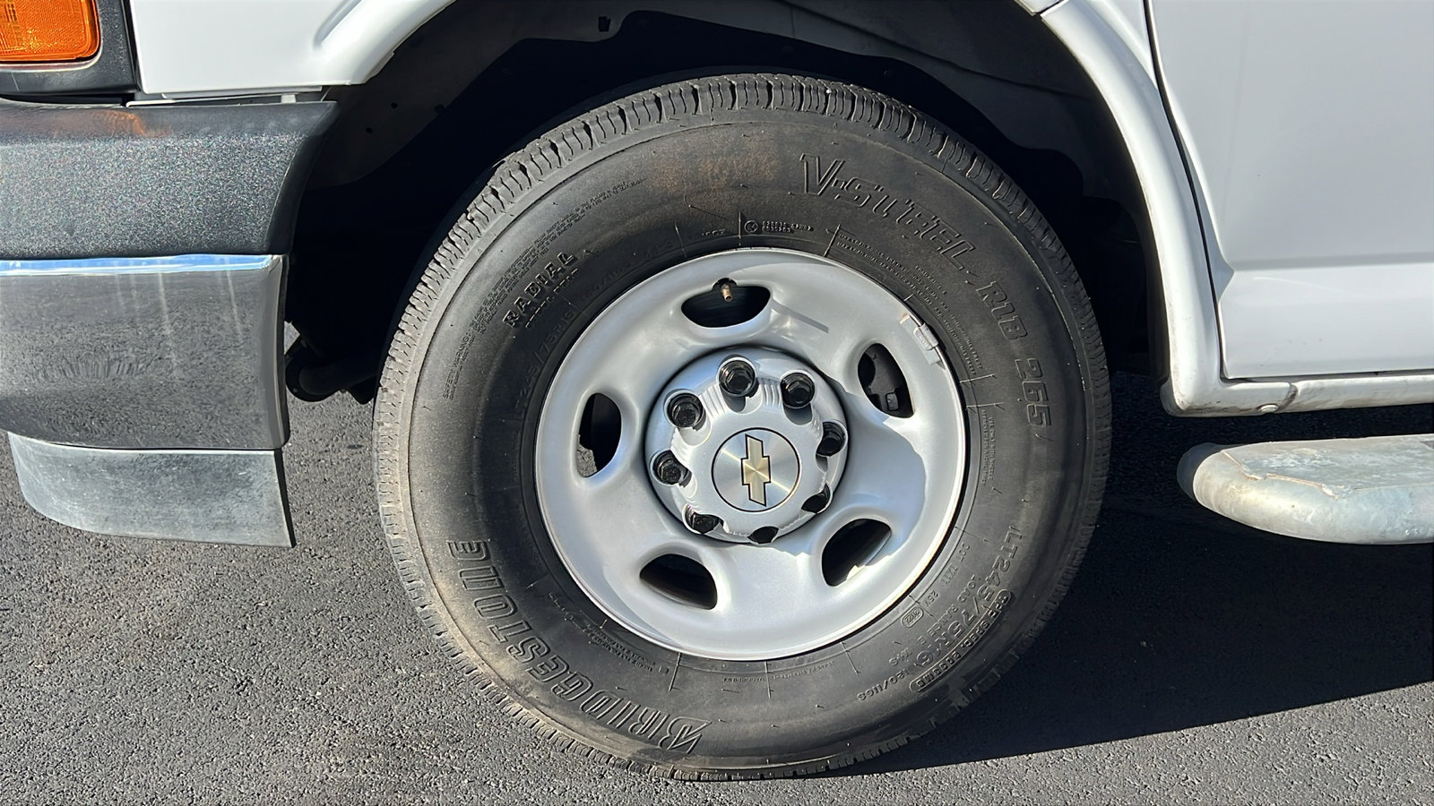 Certified 2022 Chevrolet Express 2500 w/ Driver Convenience Package image 10