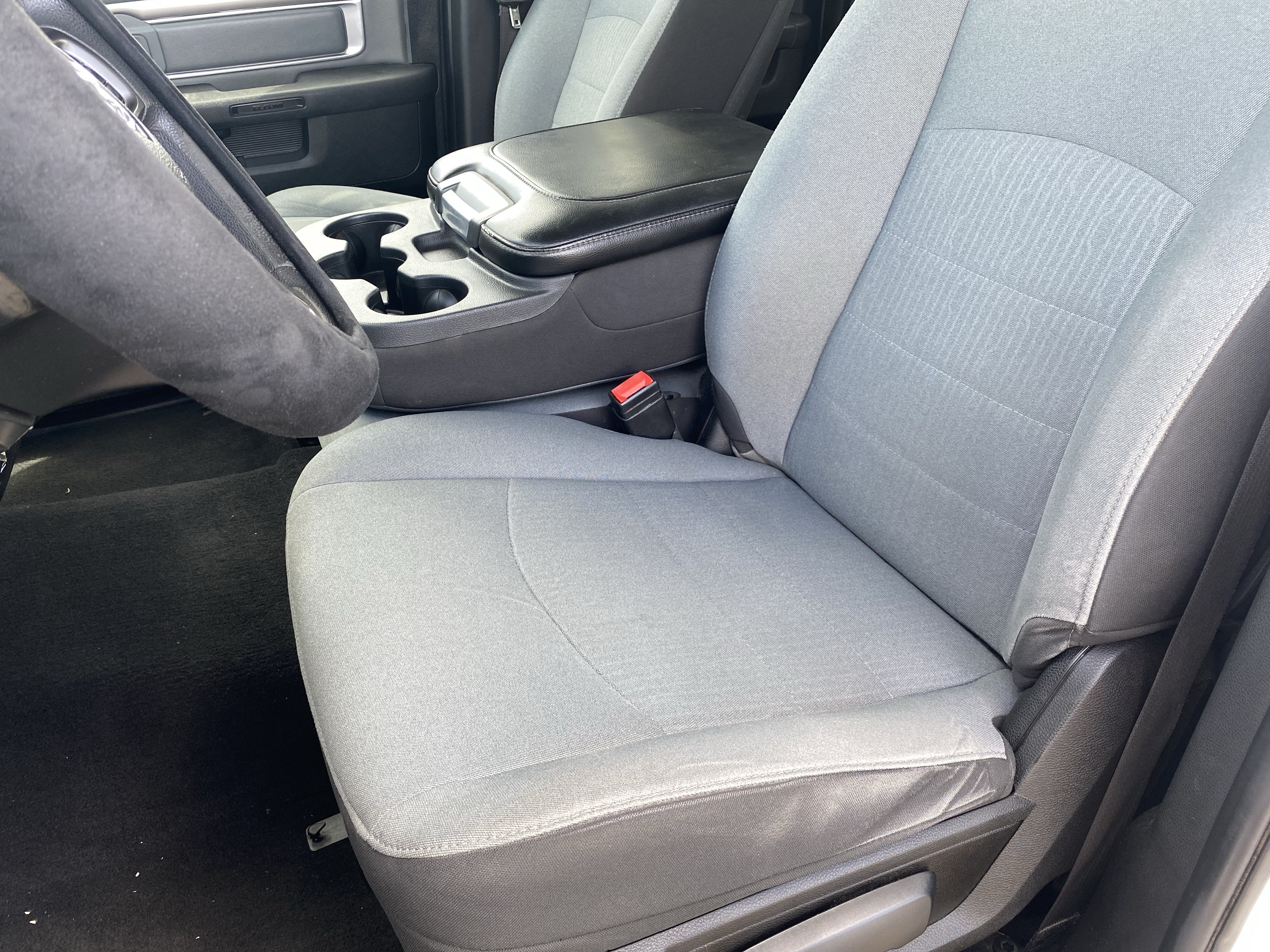 Used 2022 RAM 1500 Classic SLT RWD image 15