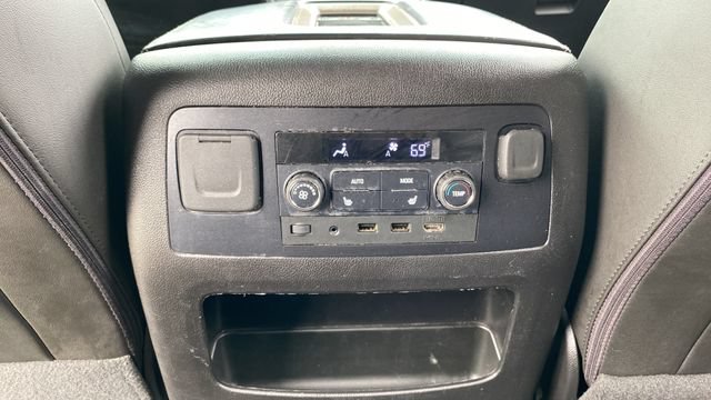 Used 2019 GMC Yukon Denali w/ Denali Ultimate Package AWD/4WD image 34