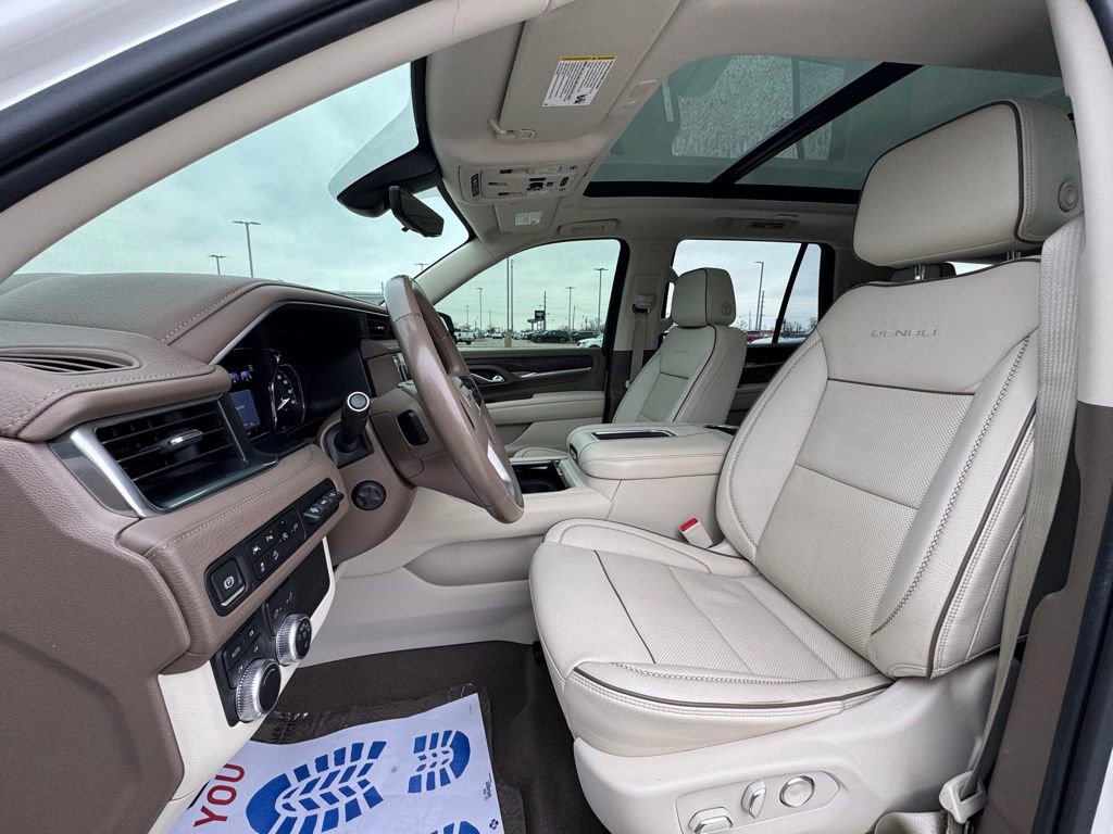 Used 2021 GMC Yukon Denali w/ Denali Premium Package image 27
