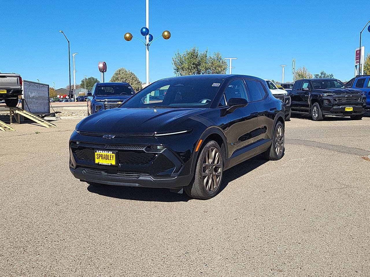 New 2026 Chevrolet Equinox EV LT w/ LPO, Tech Bronze Package image 4