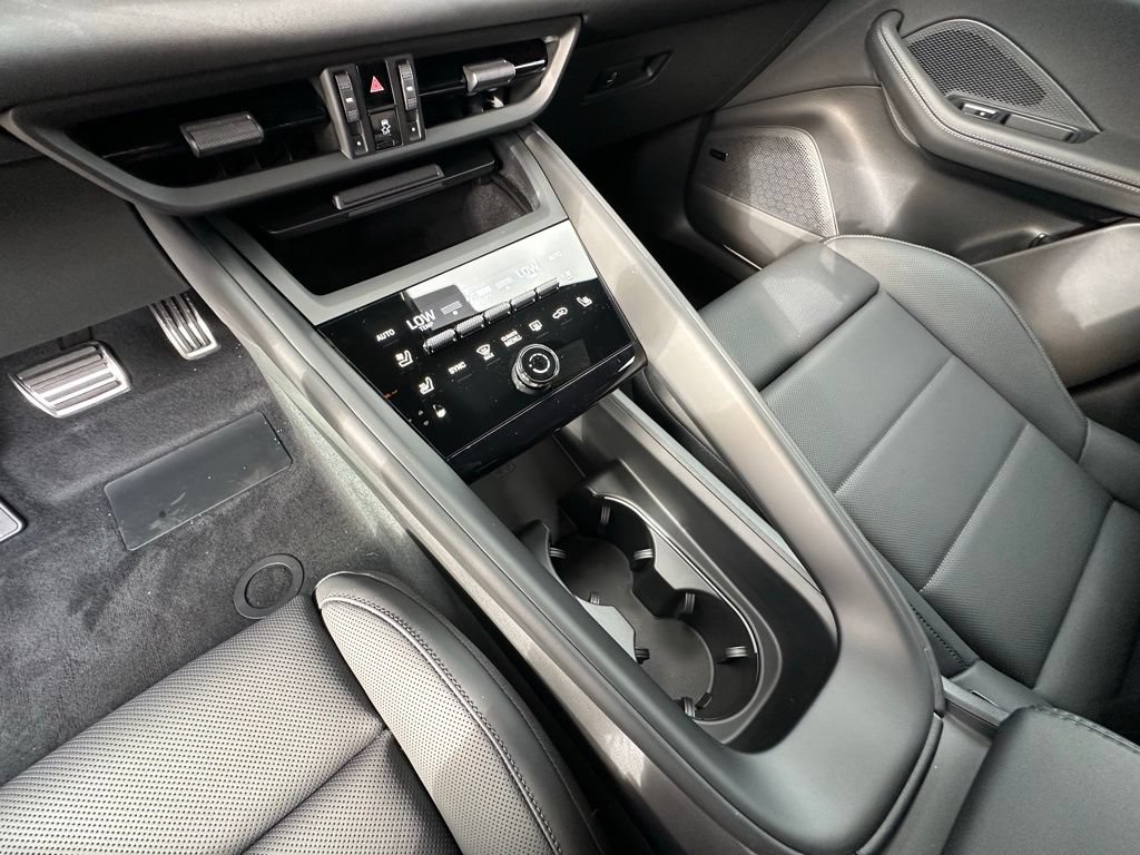 Used 2026 Porsche Macan Electric RWD image 29