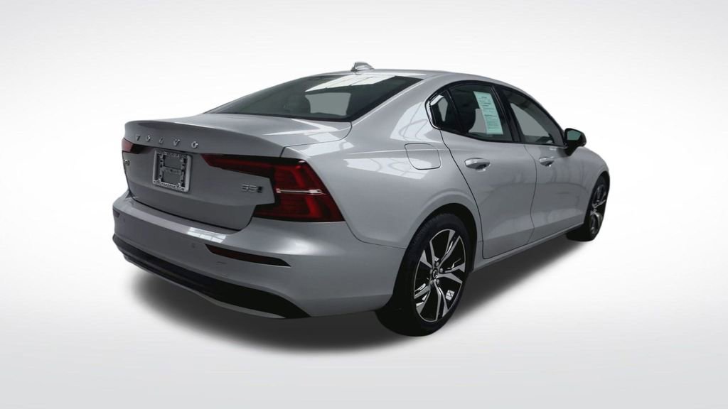 Used 2025 Volvo S60 B5 Core image 24