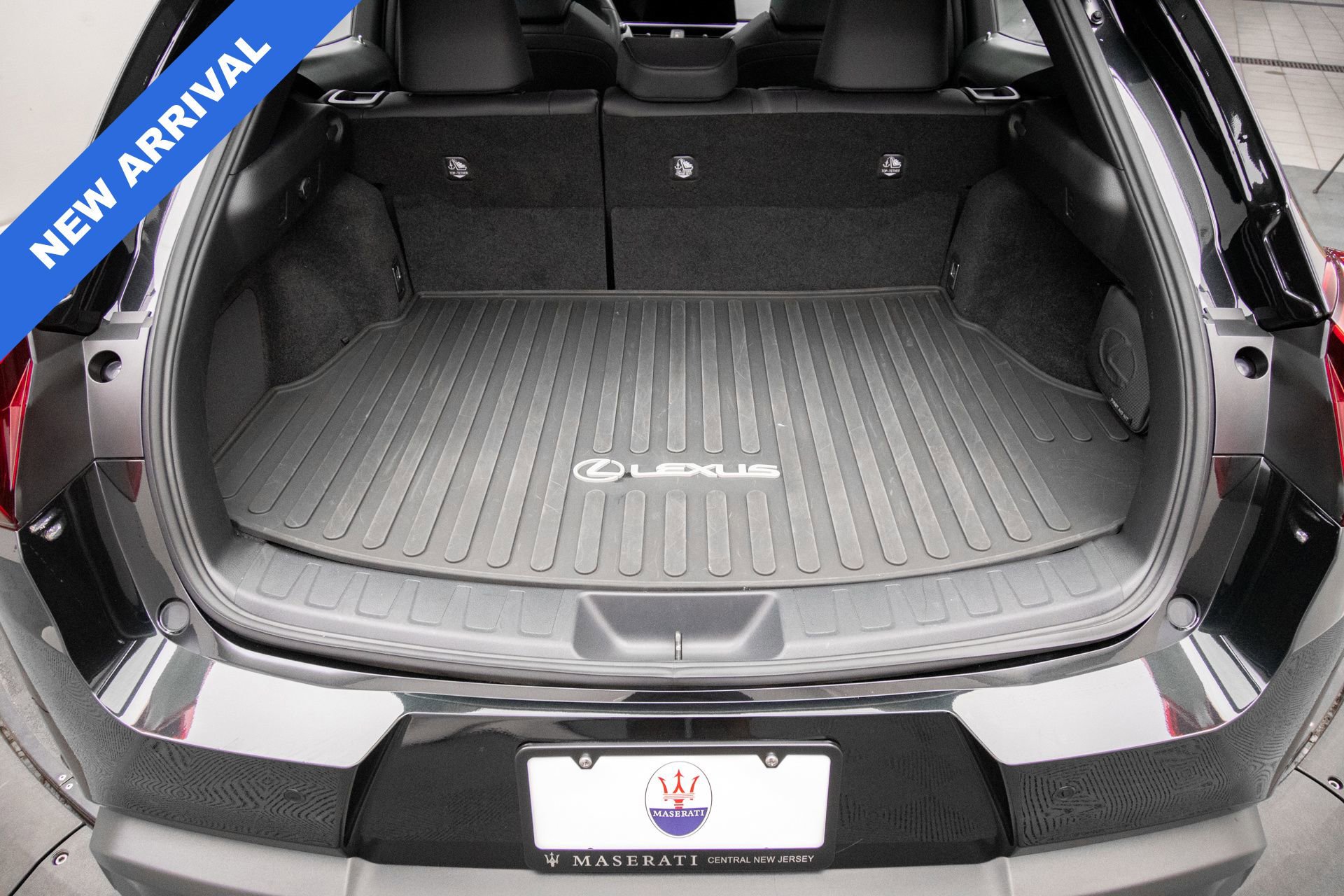 Used 2023 Lexus UX 250h AWD w/ Premium Package image 33