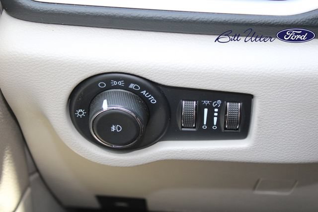 Used 2023 Chrysler Pacifica Touring-L FWD image 19
