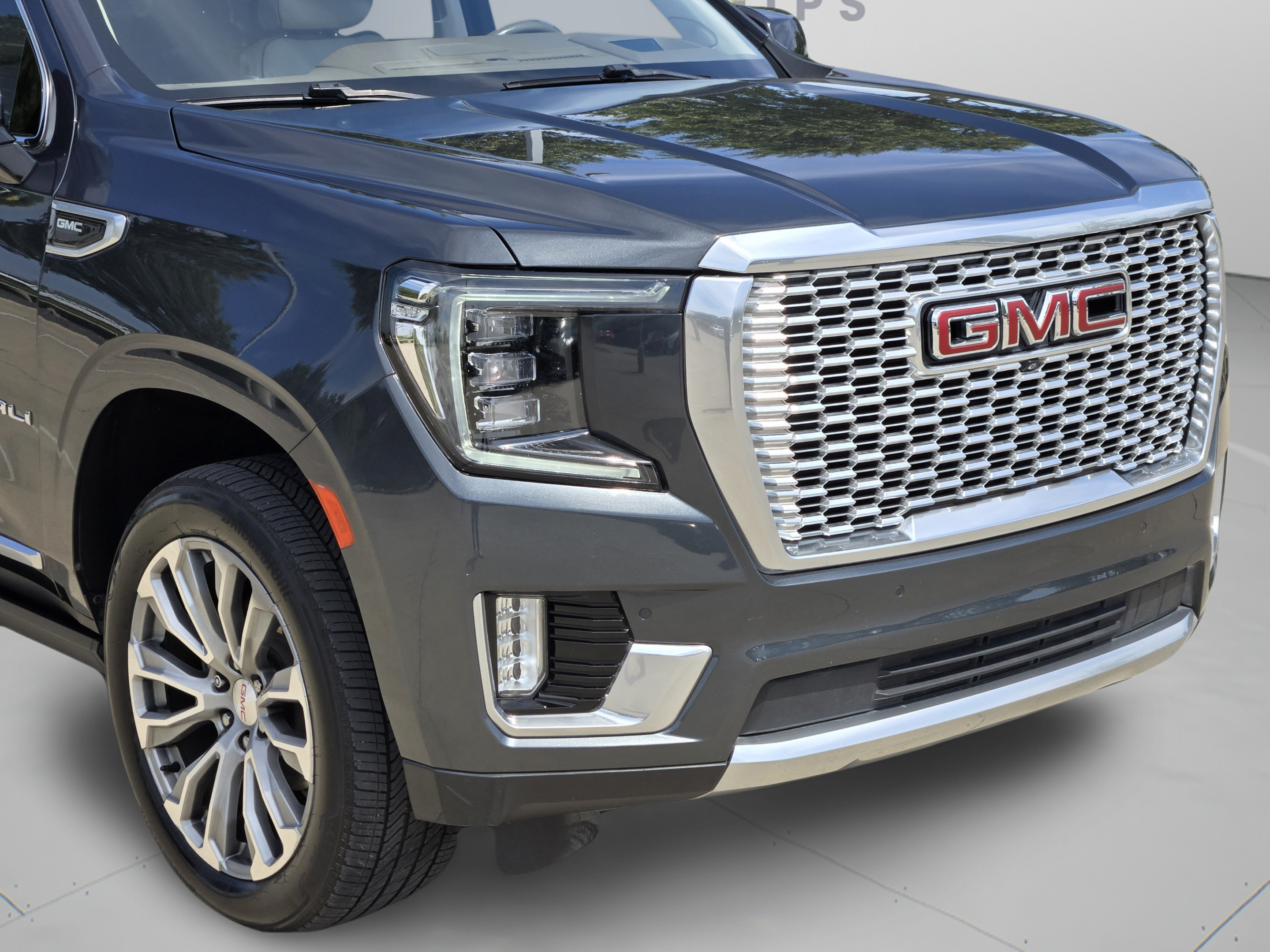 Used 2021 GMC Yukon Denali w/ Denali Ultimate Package AWD/4WD image 35