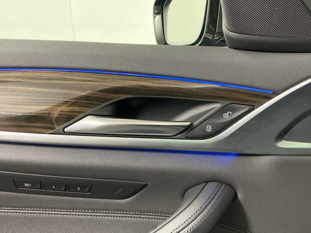 Used 2020 BMW 530e image 25