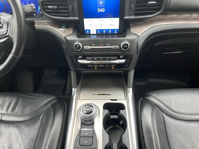 Used 2020 Ford Explorer Platinum w/ Premium Technology Package image 24