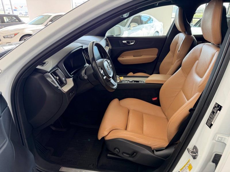 Used 2018 Volvo XC60 T8 Inscription w/ Vision Package AWD/4WD image 15