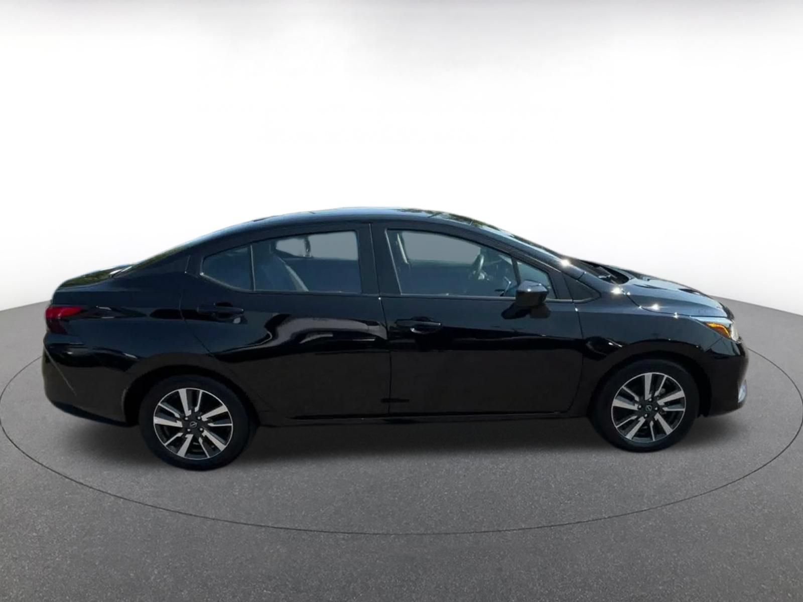 Used 2025 Nissan Versa SV FWD image 16