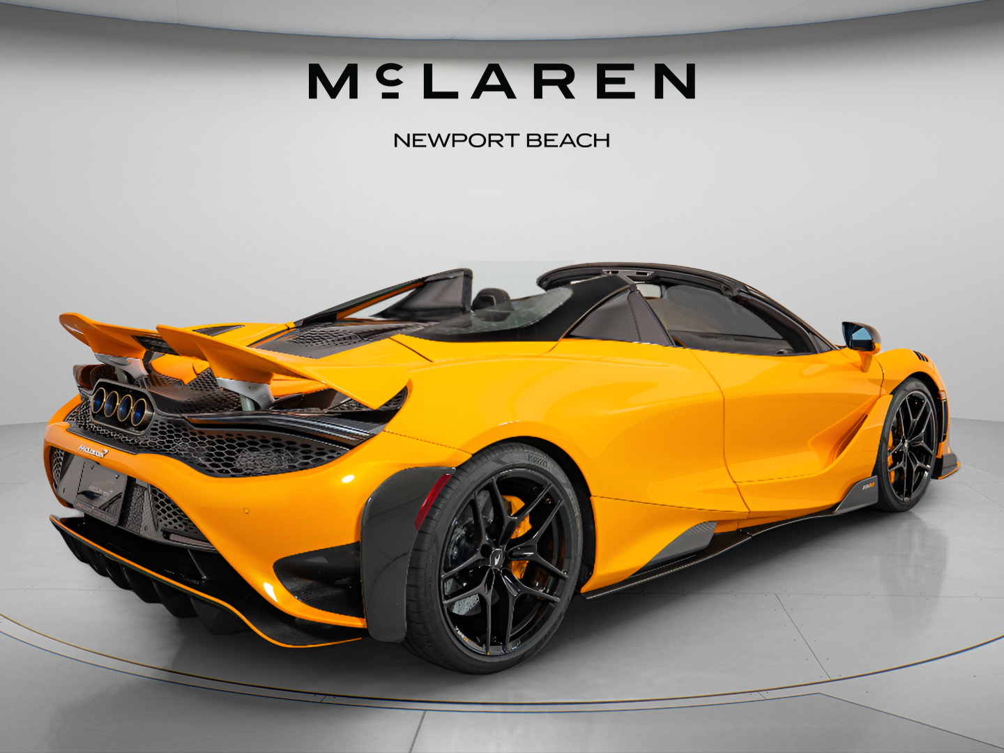 Used 2022 McLaren 765LT RWD image 8