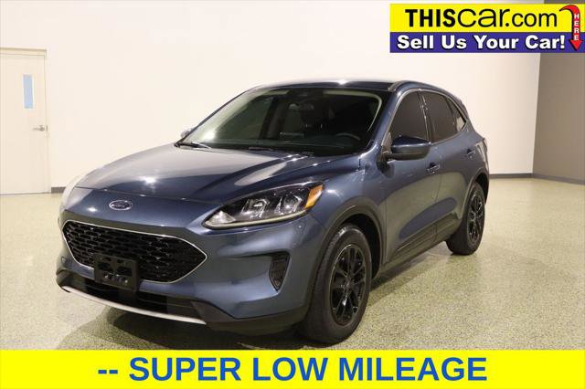 Used 2020 Ford Escape SE image 3