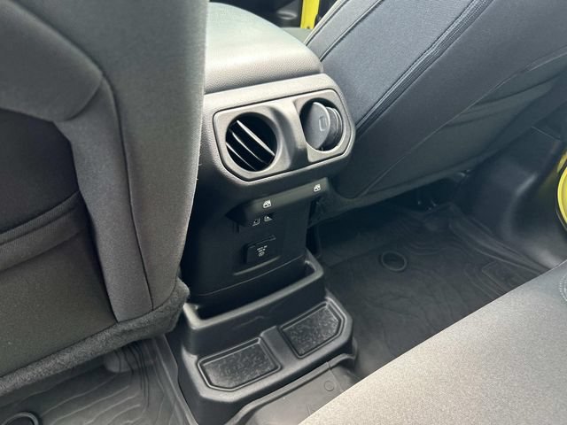 Used 2023 Jeep Wrangler Unlimited w/ Sun & Screen Package AWD/4WD image 17