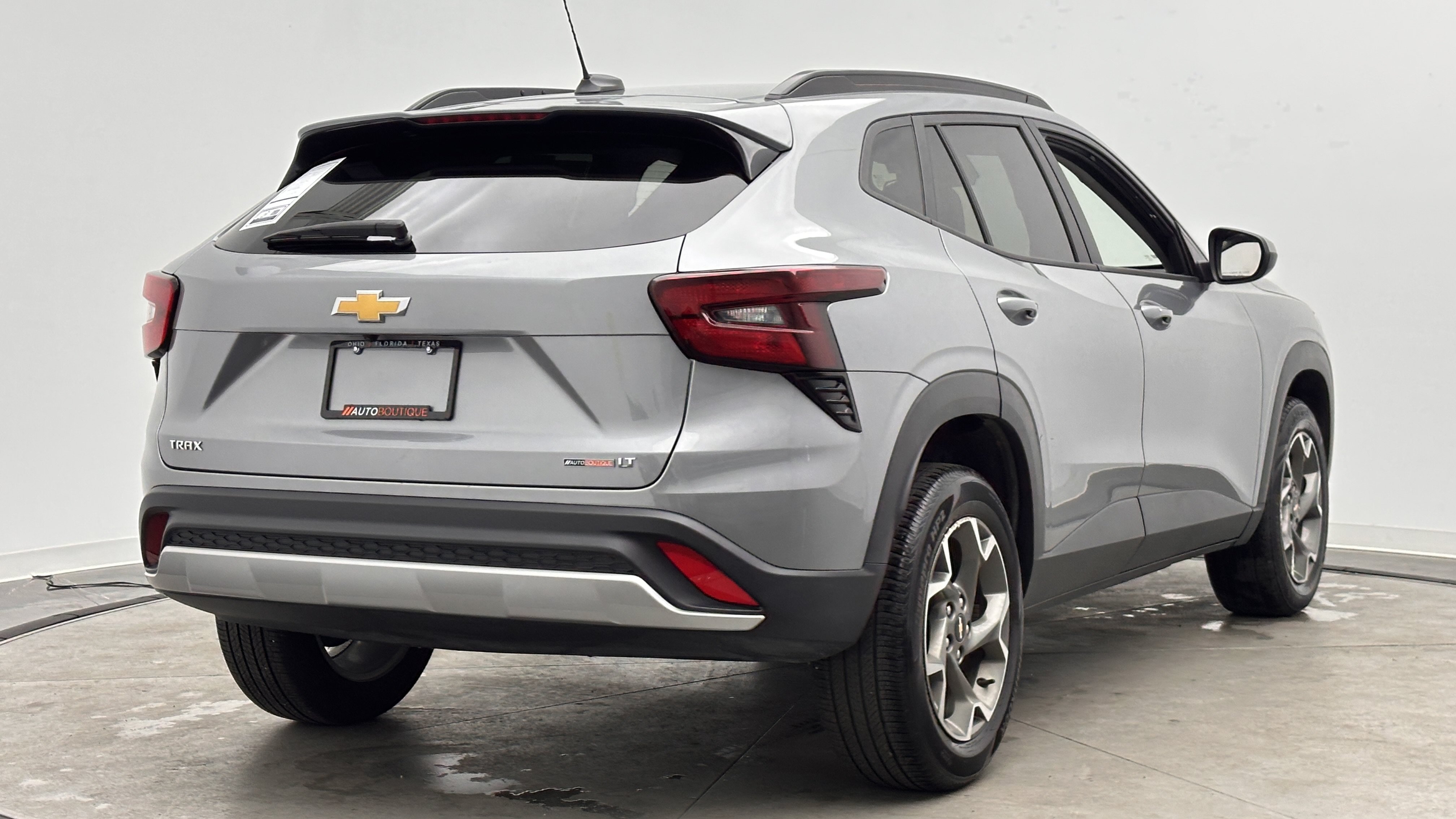 Used 2025 Chevrolet Trax LT w/ LT Convenience Package FWD image 7