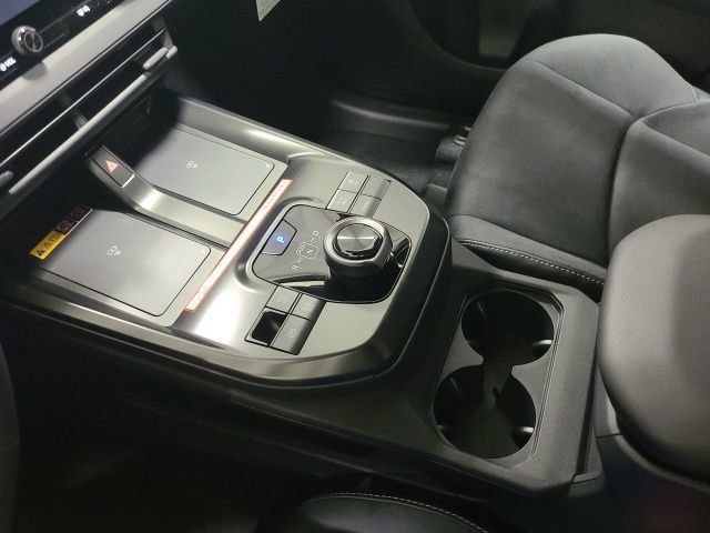 New 2026 Toyota C-HR AWD/4WD image 27