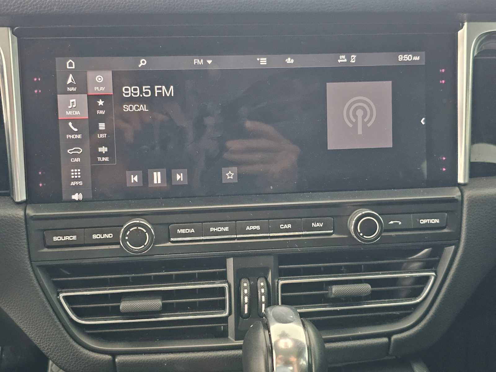 Used 2021 Porsche Macan image 22