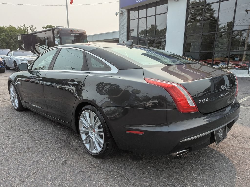 Used 2017 Jaguar XJ L Supercharged RWD image 10