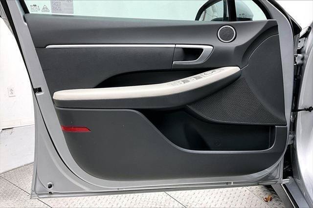 New 2025 Hyundai Sonata SE FWD image 17