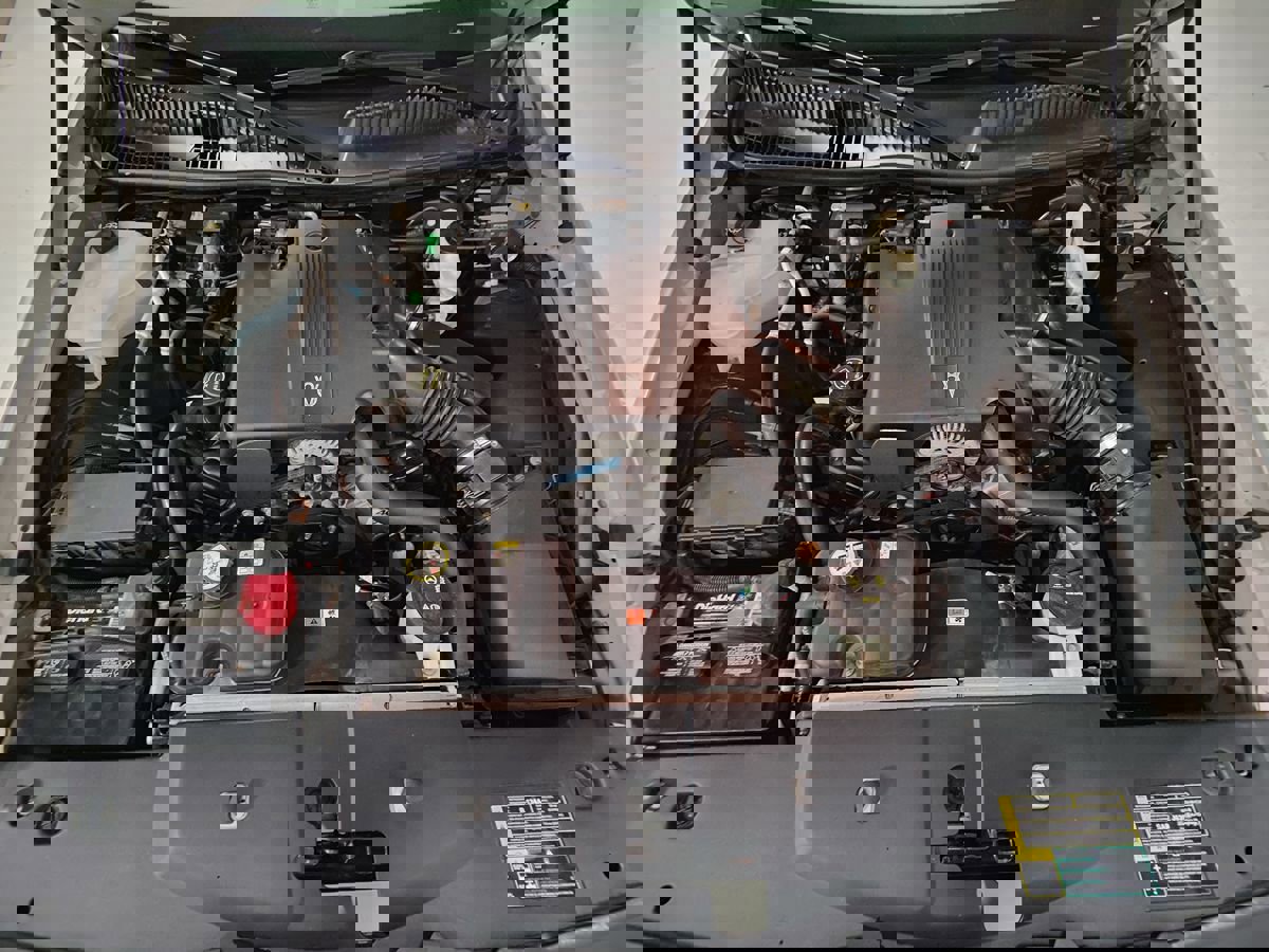 Used 2004 Lincoln Town Car Ultimate image 5