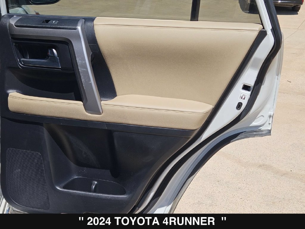 Used 2024 Toyota 4Runner Limited AWD/4WD image 28