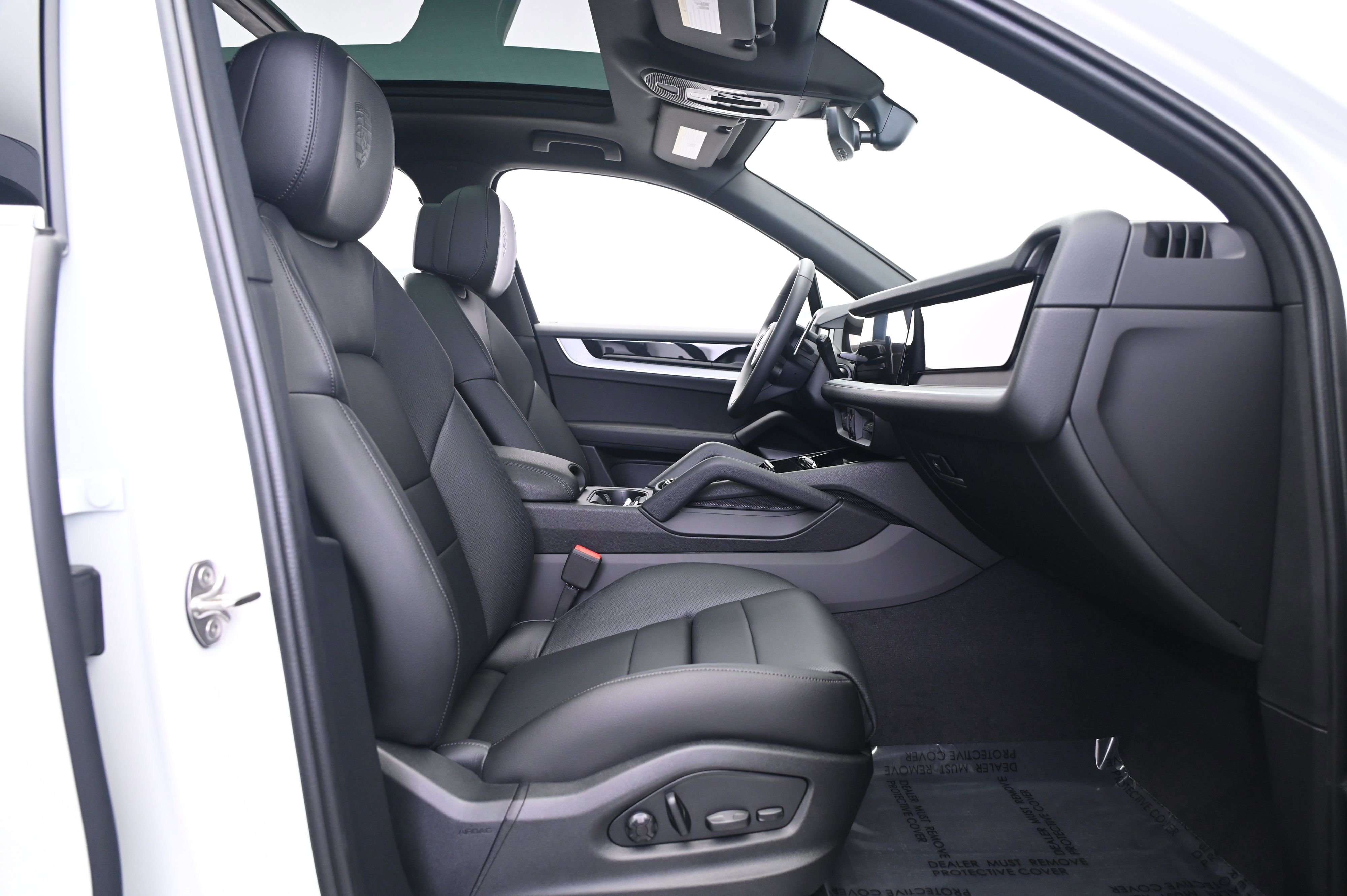 Certified 2025 Porsche Cayenne image 28