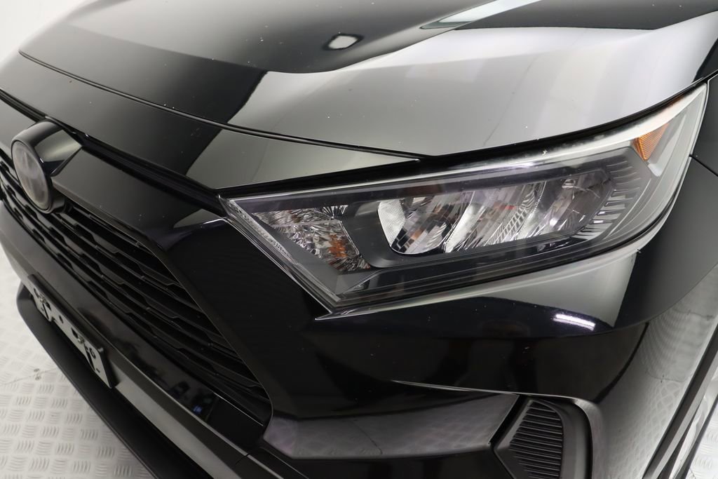 Certified 2019 Toyota RAV4 LE image 3
