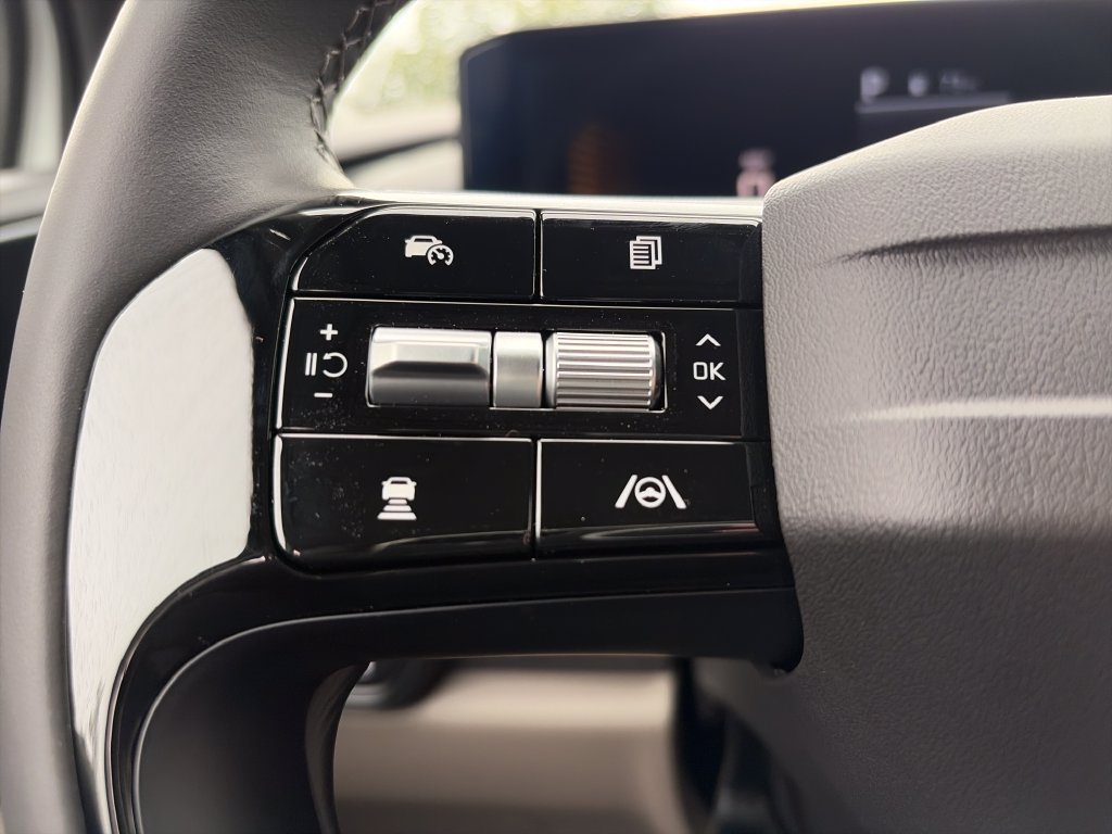 New 2027 Kia Carnival FWD image 13