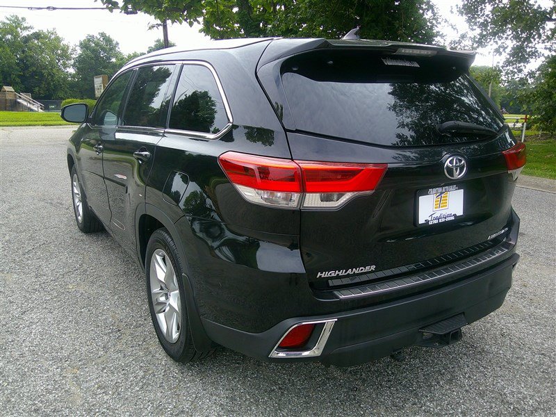 Used 2017 Toyota Highlander Limited AWD/4WD image 3