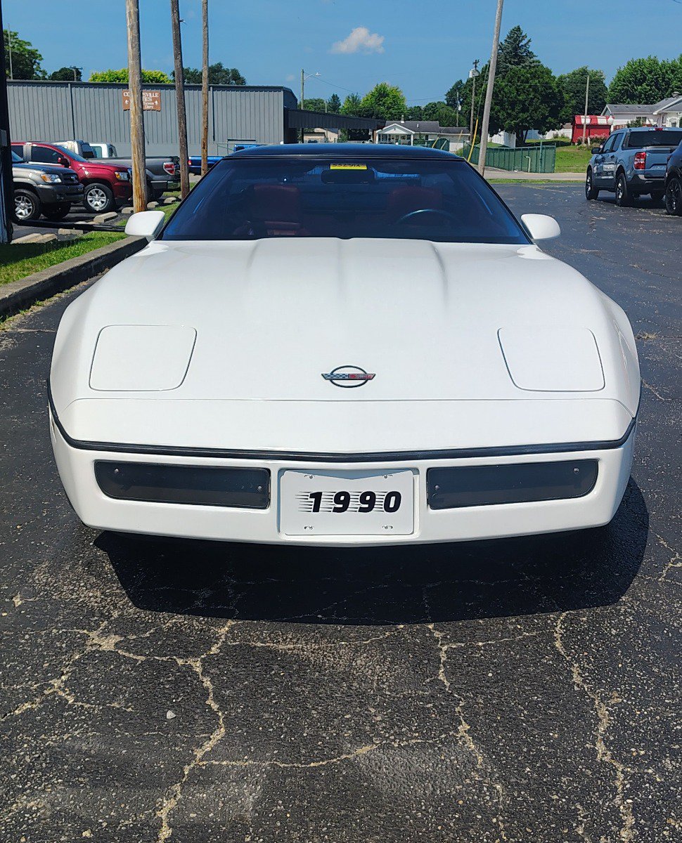 Used 1990 Chevrolet Corvette Coupe RWD image 2
