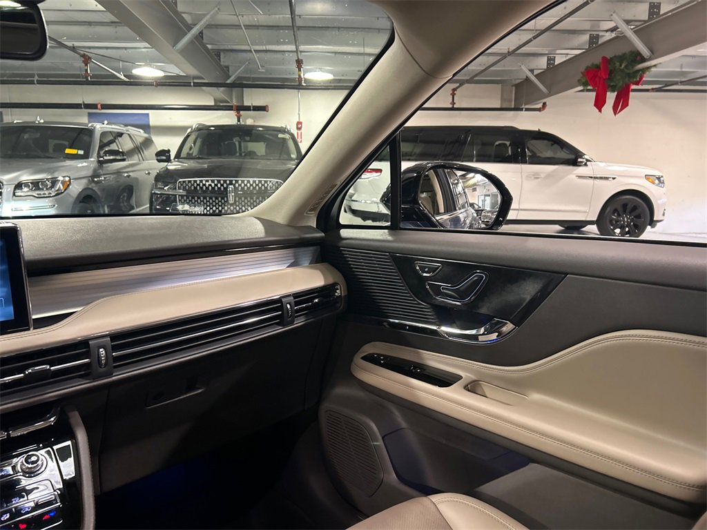 Certified 2022 Lincoln Corsair AWD w/ Premium Package image 26