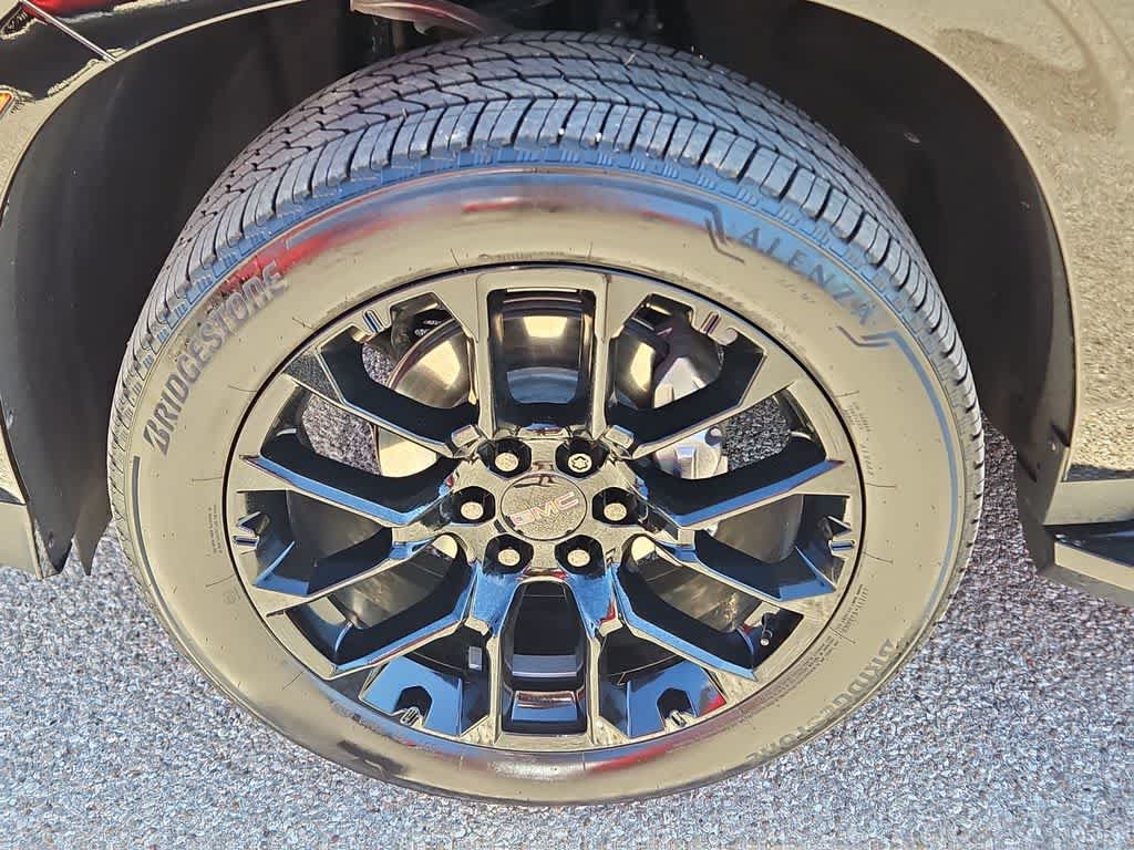 Used 2026 GMC Yukon Denali w/ LPO, Floor Liner Package AWD/4WD image 12