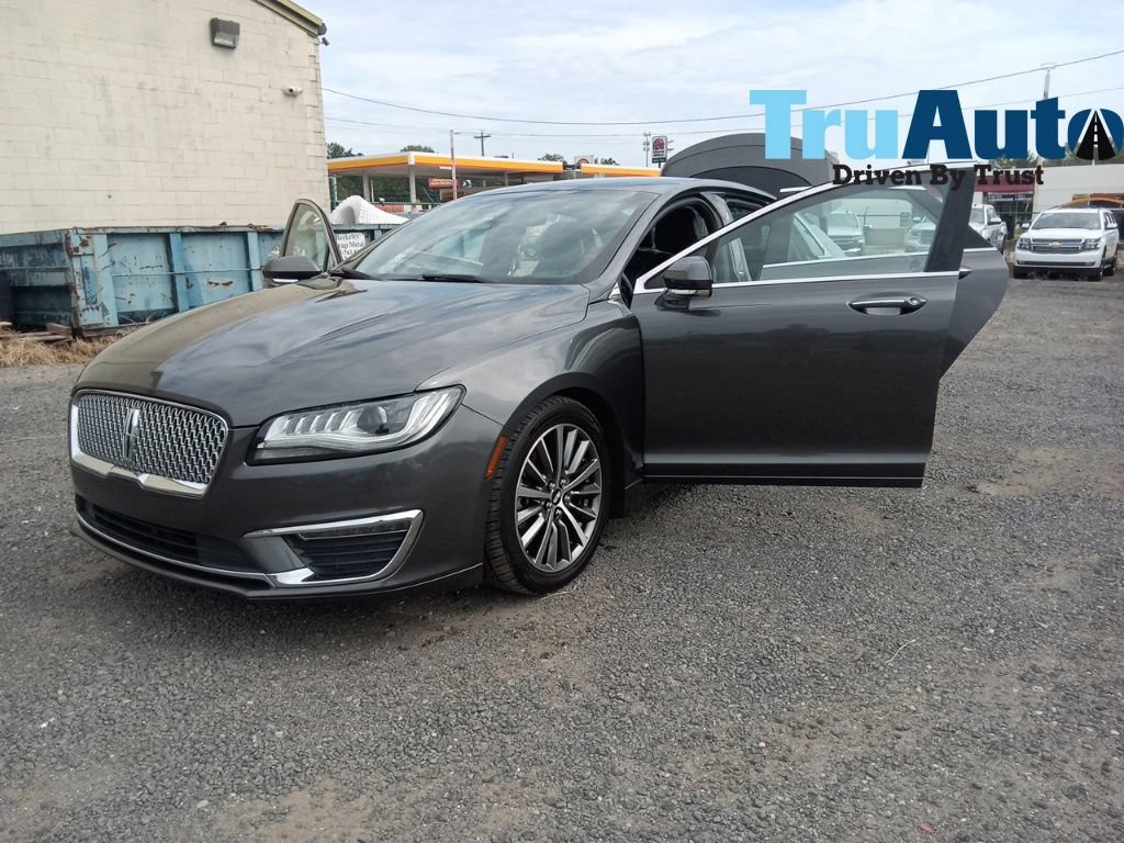 Used 2017 Lincoln MKZ Select w/ Select Plus Package FWD image 11