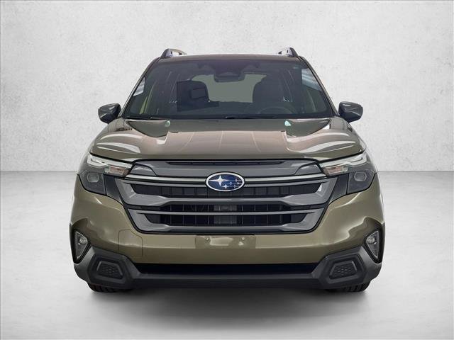 Used 2025 Subaru Forester Premium AWD/4WD image 2