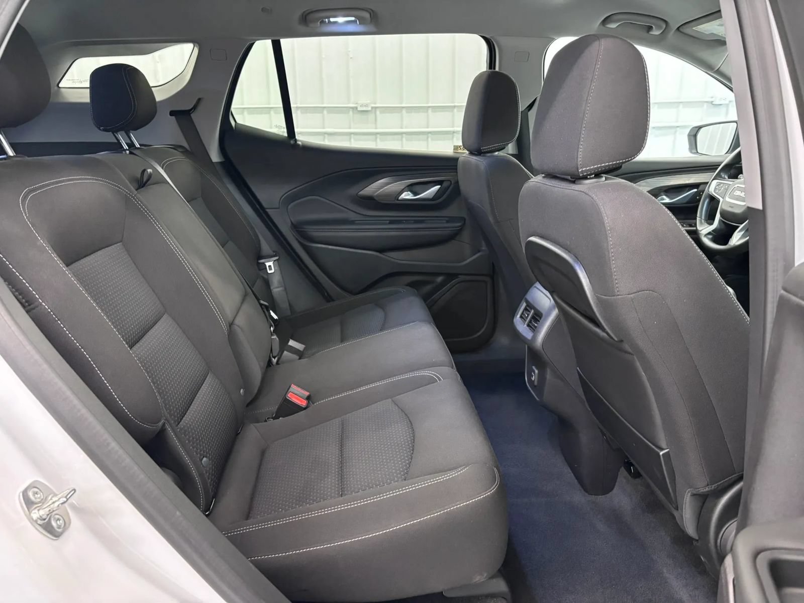 Used 2024 GMC Terrain SLE w/ Elevation Edition FWD image 31