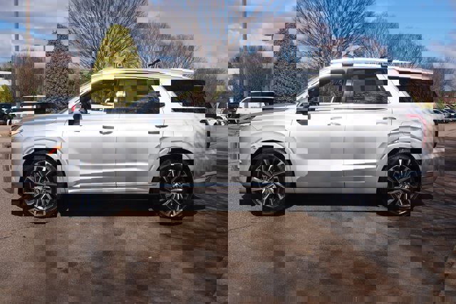 Used 2023 Hyundai Palisade Calligraphy image 4